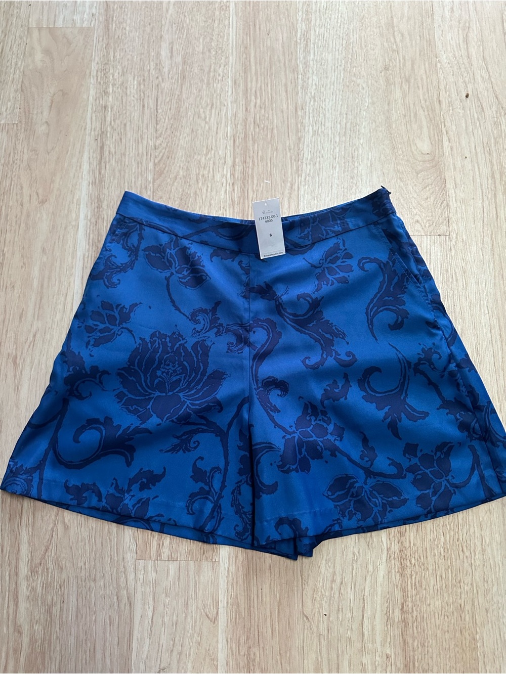 Women's Blue Floral Jacquard Shorts By Banana Republic